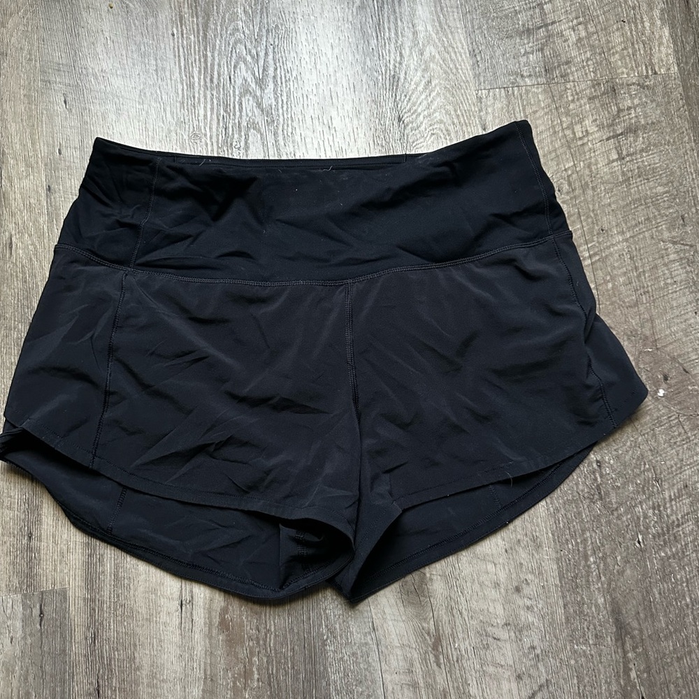 LuluLemon Speed Up Shorts High-Rise 2.5 in, size 6